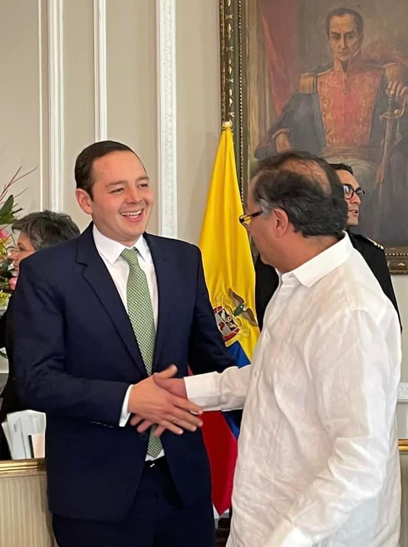 Alcalde Carlos Mario Marín Correa se reunió hoy con el presidente de Colombia, Gustavo Petro, con quien acordó que Manizales liderará el Gran Diálogo Regional para hablar de las banderas del Gobierno Nacional: educación, medioambiente y lo social