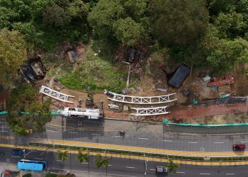 Llegaron a Manizales las estructuras del Puente de Cristal, del Bulevar de Chipre