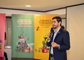 Más de 430 personas certificadas en programas de formación para fortalecer el turismo y los servicios en Manizales