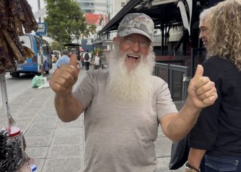 La ciudad progresa en la dignificación laboral de los vendedores informales