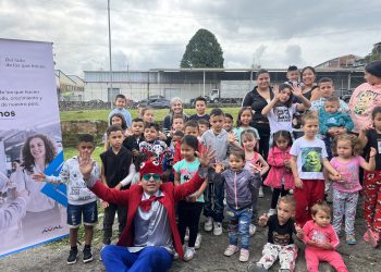 La Navidad llegó con sonrisas para 70 niños de los barrios San José y Colón