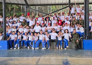 “Escuelas Conectadas”: programa de Claro Colombia que beneficia a Manizales