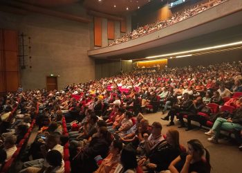 Escuela Familiar Municipal fortaleció la prevención del vapeo y el tusi entre padres y cuidadores