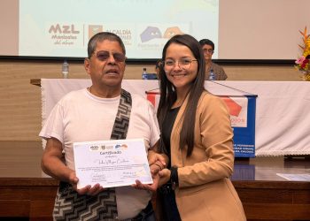 Funcionarios, familias y personas con discapacidad terminaron proceso de formación y certificación en Braille, ábaco y estenografía
