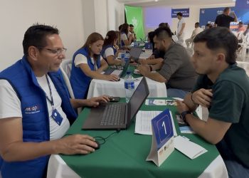 Talento MZL conectó a buscadores de empleo con oportunidades laborales, en la Feria Empresarial y de Emprendimiento