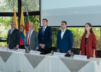 Comité Intergremial de Caldas rindió homenaje al registrador nacional Hernán Penagos por su trayectoria y aporte a la democracia
