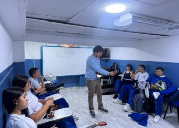Formación musical a estudiantes del Colegio Cultural Andino, proyecto de Estímulos Culturales