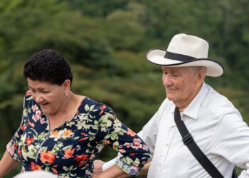 Reconocimiento a personas mayores: llamado a acompañarlas, escucharlas y valorar su experiencia