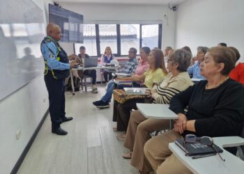 Mal parqueo en La Estrella, la movilidad pasa de la pedagogía al control para mantener las vías despejadas
