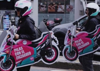 Arte, música y teatro llevaron mensajes de seguridad vial a las calles de Manizales