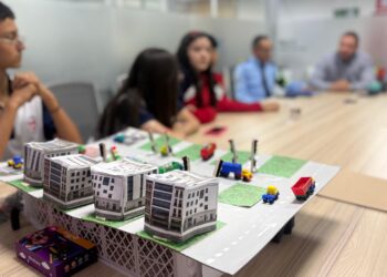 Una maqueta, una emergencia y una pregunta: jóvenes piensan soluciones para la movilidad