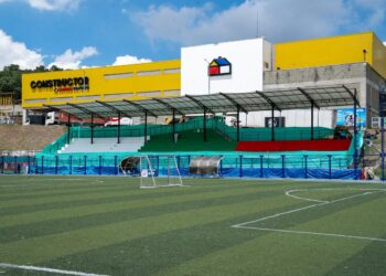 En desarrollo las obras de mejoramiento en la cancha de Baja Suiza