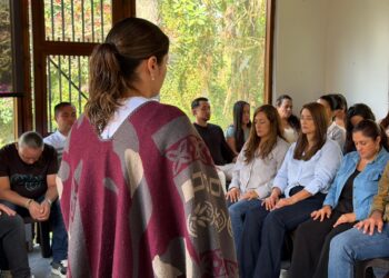 Acompañamiento socioemocional a tutores de la comunidad educativa, tras el sismo