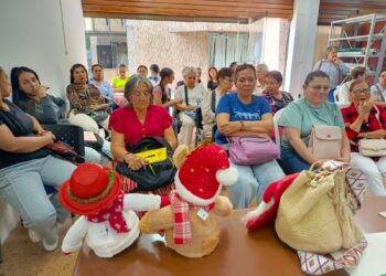 “Arte en tus manos y Navidad” impulsa el emprendimiento femenino en Manizales