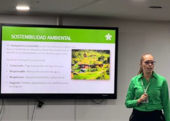 Prestadores de servicios turísticos del centro histórico refuerzan conocimientos en sostenibilidad ambiental