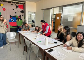 Conservación de archivos históricos con capacitación en primeros auxilios documentales