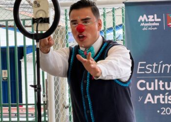 El teatro clown llega a las instituciones educativas de Manizales para promover el uso responsable de las redes sociales