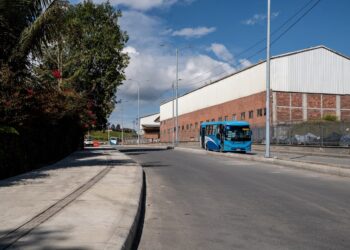 Tras la entrega de la nueva calzada de la vía al SENA, siguen obras para recuperar la otra calzada