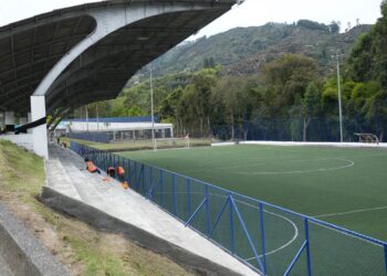Así va el mejoramiento de la cancha sintética de Aranjuez