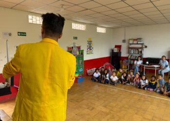 La magia llegó a las aulas rurales de Manizales para despertar la creatividad