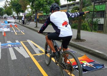 ¿Qué pasa cuando se adelanta a un ciclista sin respetar la distancia mínima?