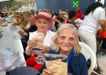 Simulacro decembrino llevó alegría y solidaridad a 150 personas mayores del Centro Vida Aranjuez