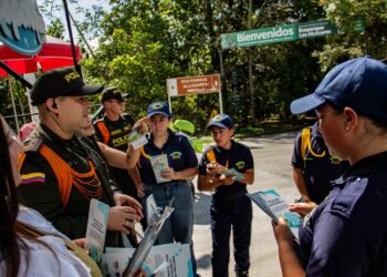 Alcaldía de Manizales realizó jornada de pedagogía sobre manejo adecuado de residuos en Los Alcázares