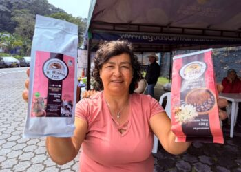 Gobierno en la Calle Campesino en Aguas de Manizales, agota productos en media jornada