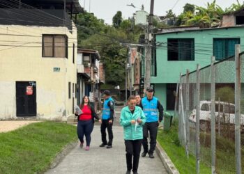 Así se desarrolló jornada de limpieza, embellecimiento y sensibilización ambiental en el barrio La Isla
