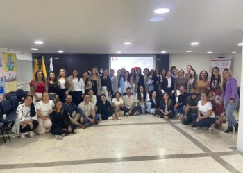19 maestras y maestros de Manizales se certificaron en educación inicial para transformar sus prácticas pedagógicas
