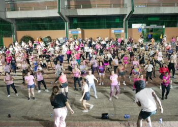 Manizales se vistió de rosa para celebrar la vida, honrar la valentía y promover la prevención del cáncer de mama