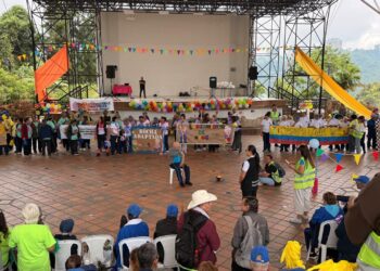Campesinos demuestran su talento en las Olimpiadas de Juegos Tradicionales del Adulto Mayor