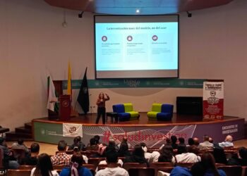 El trabajo digno en salud centra un encuentro de reflexión con expertos y comunidad educativa
