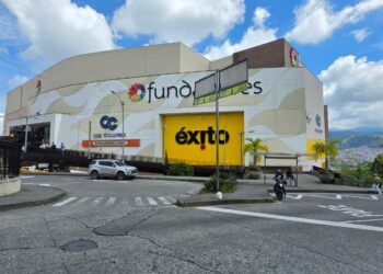 Centro comercial Fundadores reabre sus puertas con certificación de seguridad